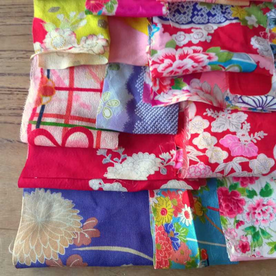 Random selection Offcuts  Floral Pack 100g