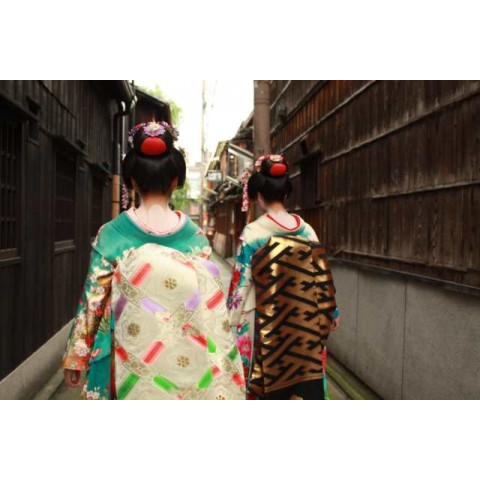 Japanese entertainers Geisya and Maiko